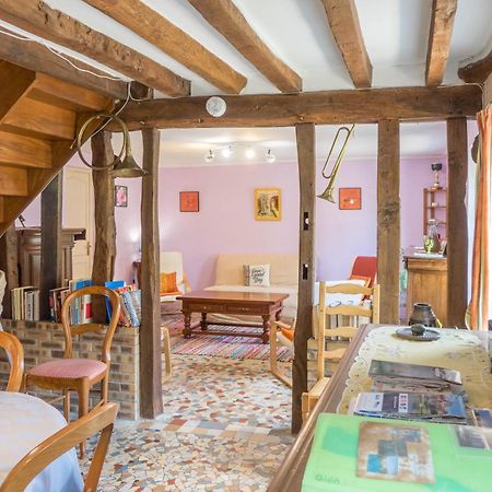 Chantilly ,Petit Dejeuner Et Table D'Hotes Possible Noyers  Bagian luar foto