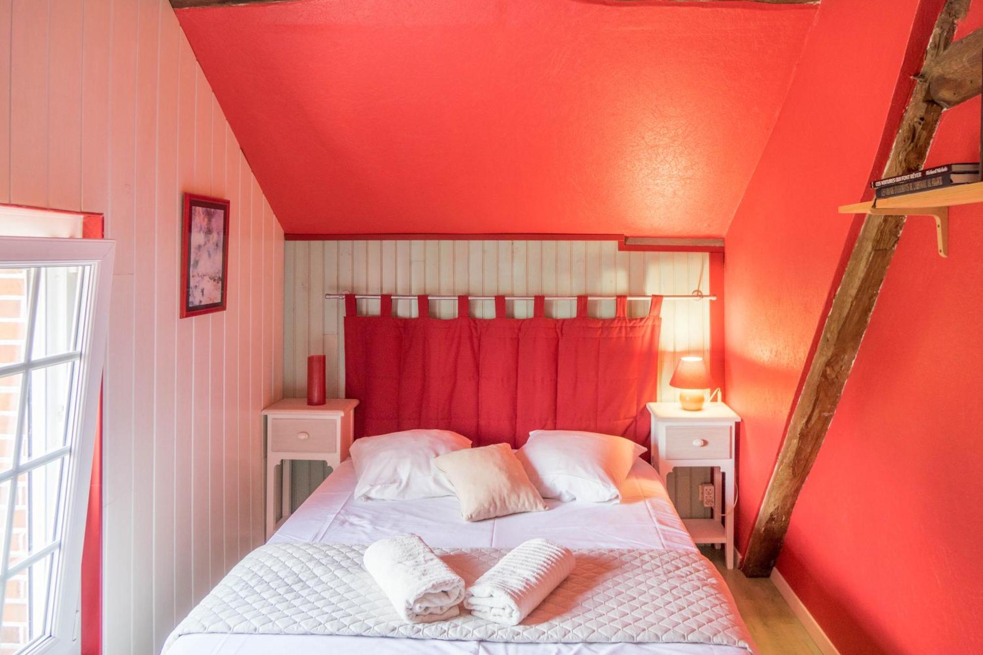 Chantilly ,Petit Dejeuner Et Table D'Hotes Possible Noyers  Bagian luar foto