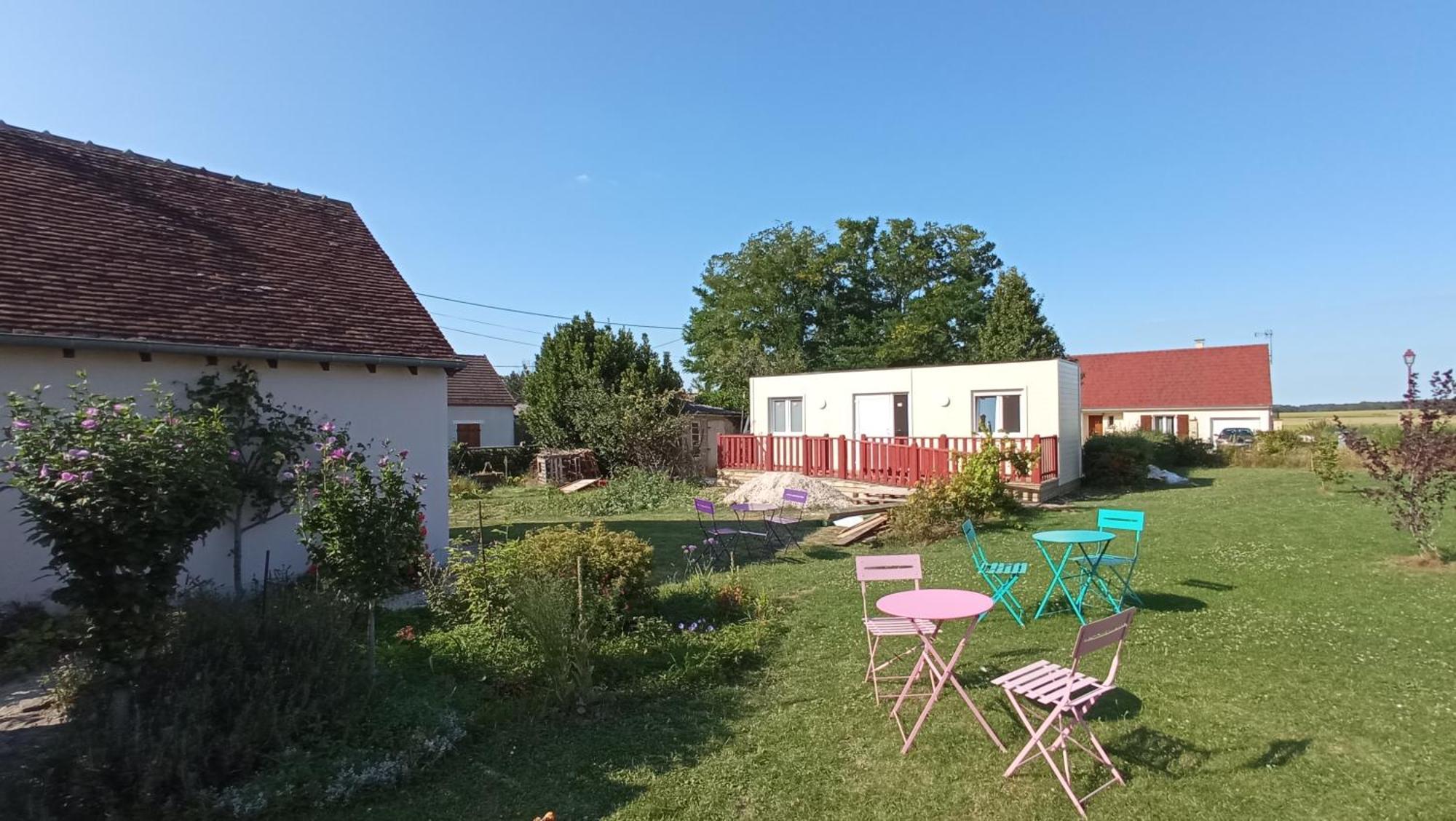 Chantilly ,Petit Dejeuner Et Table D'Hotes Possible Noyers  Ruang foto